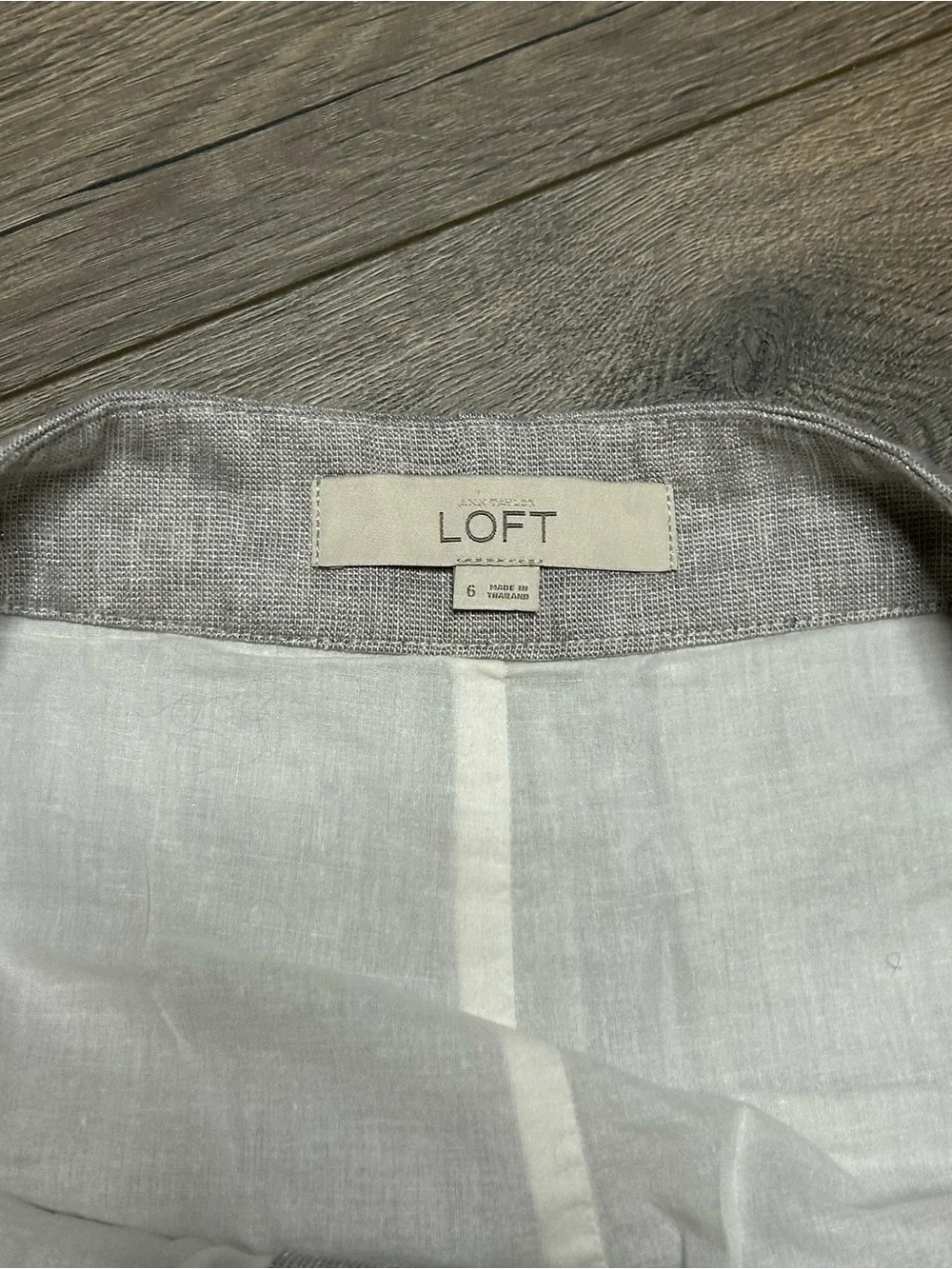 LOFT Light Gray with Silver Tailored Linen-Blend Shorts